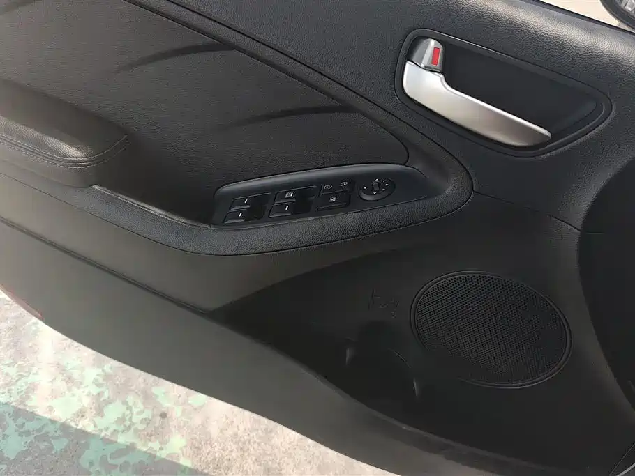 Kia K3 2016