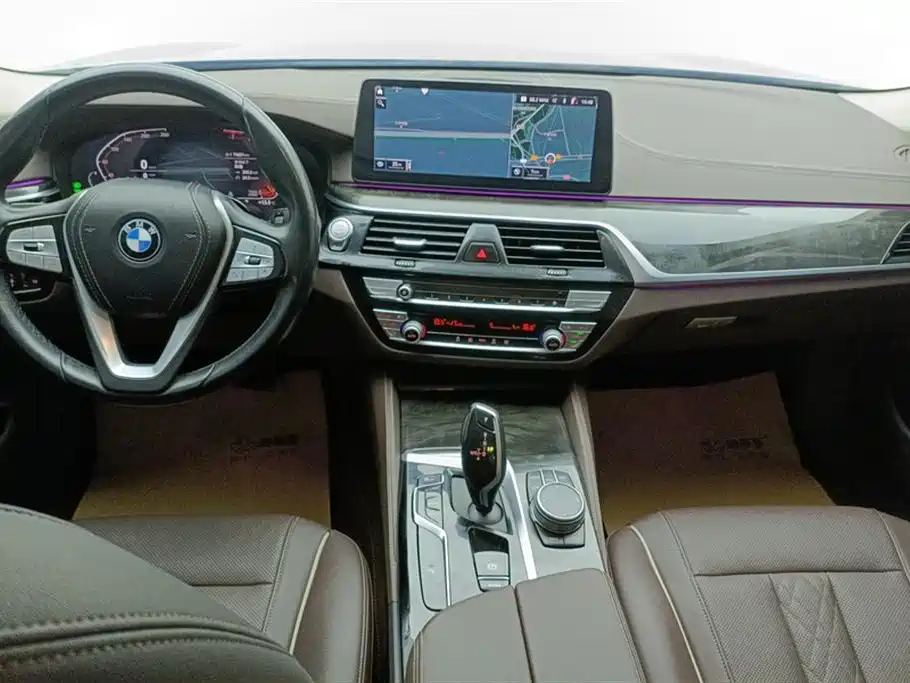 BMW 5 Series 2022 — фото 12