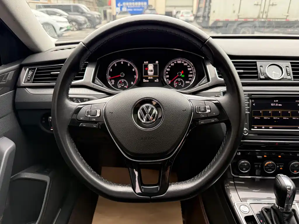 Volkswagen Passat 2019 — фото 9