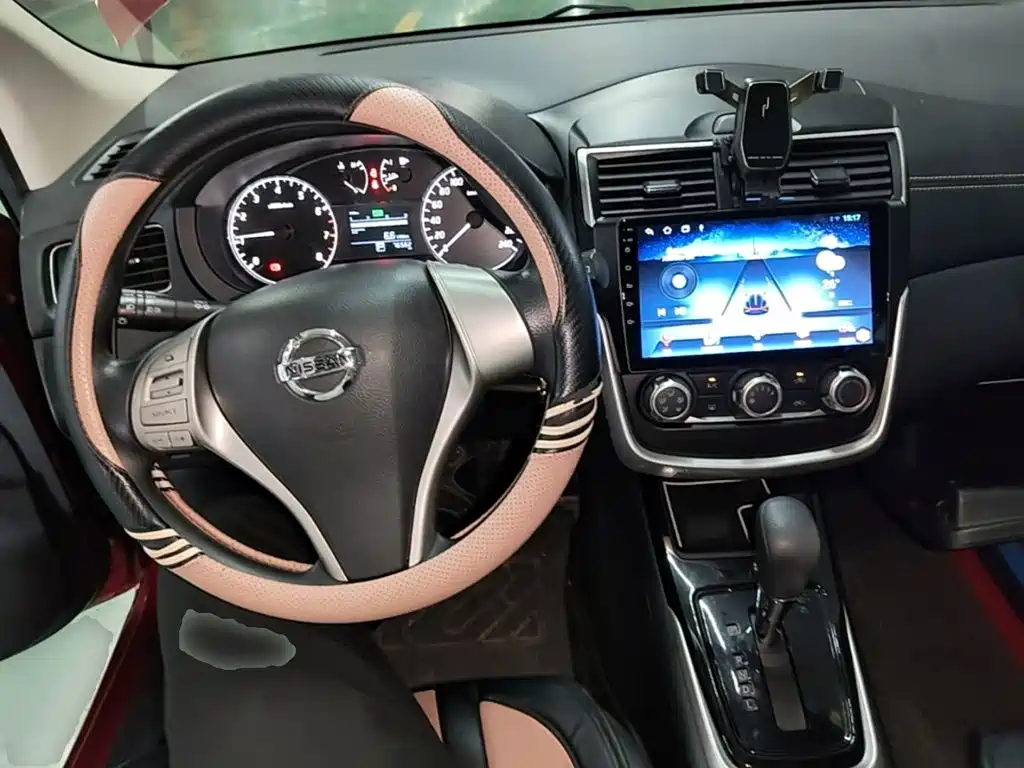 Nissan Tiida 2016 — фото 10
