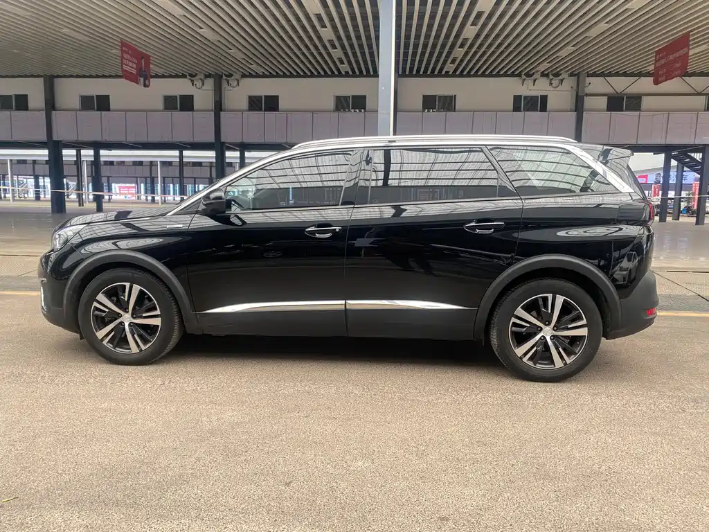 Peugeot 5008 2018 — фото 12