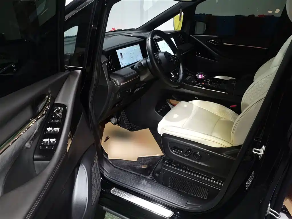 GAC Motor Trumpchi M8 2023 — фото 16