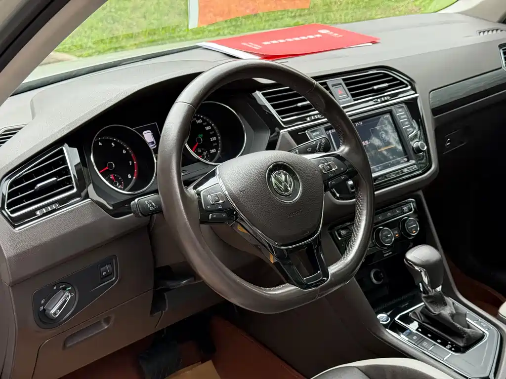 Volkswagen Tiguan L 2017 — фото 6