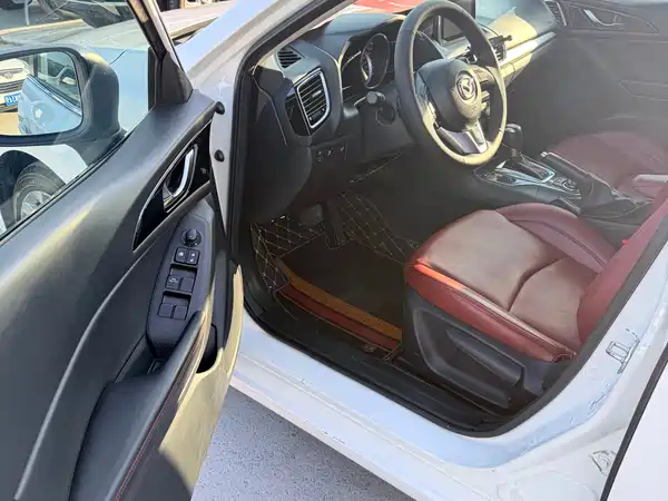 Mazda 3 Axela 2014