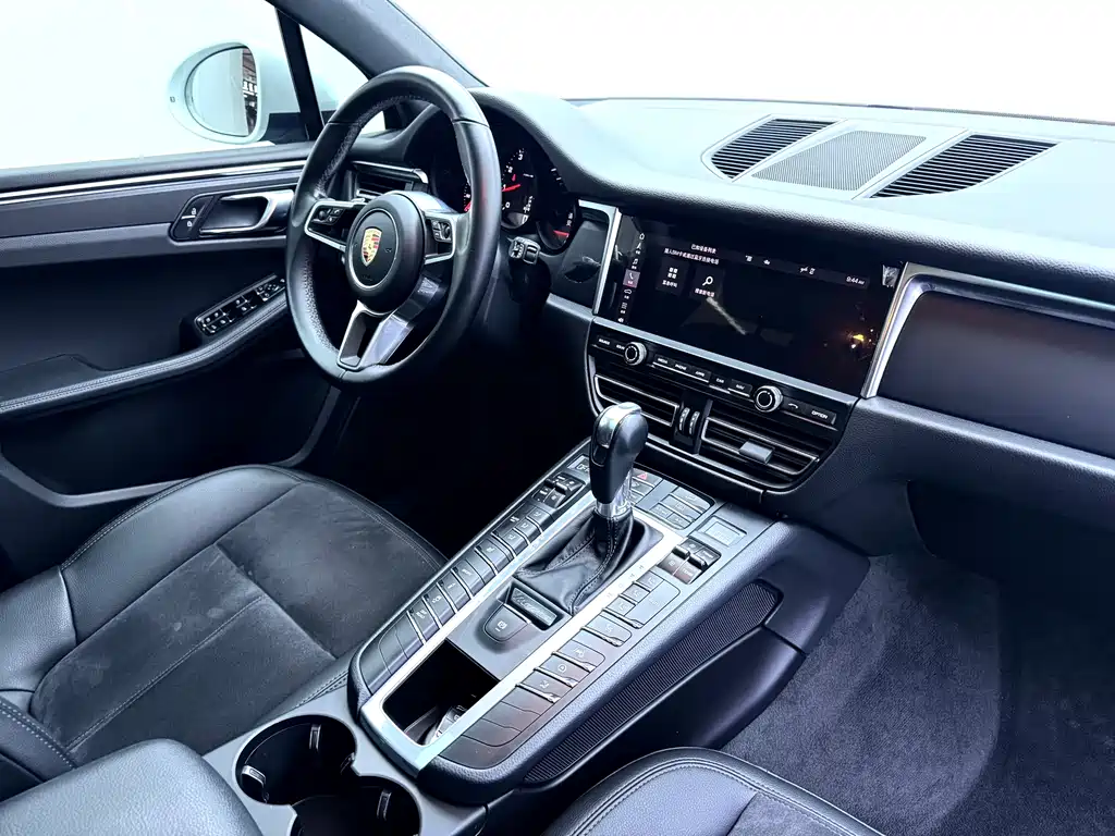 Porsche Macan 2020 — фото 26