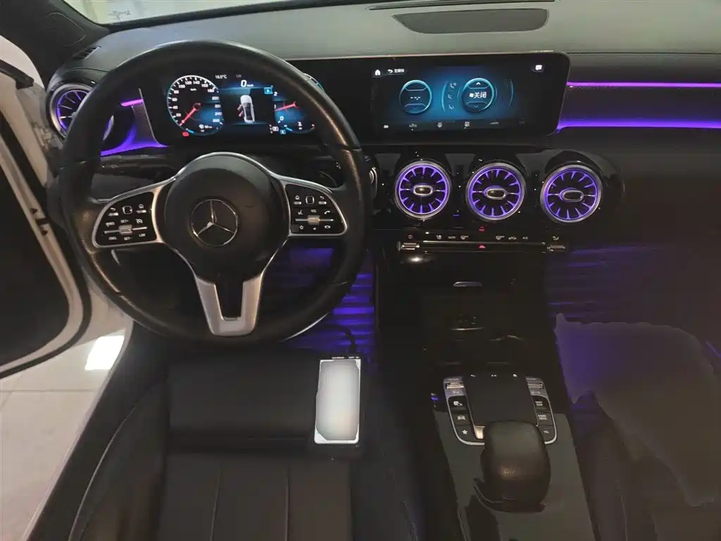 Mercedes-Benz A-Class 2020 — фото 10