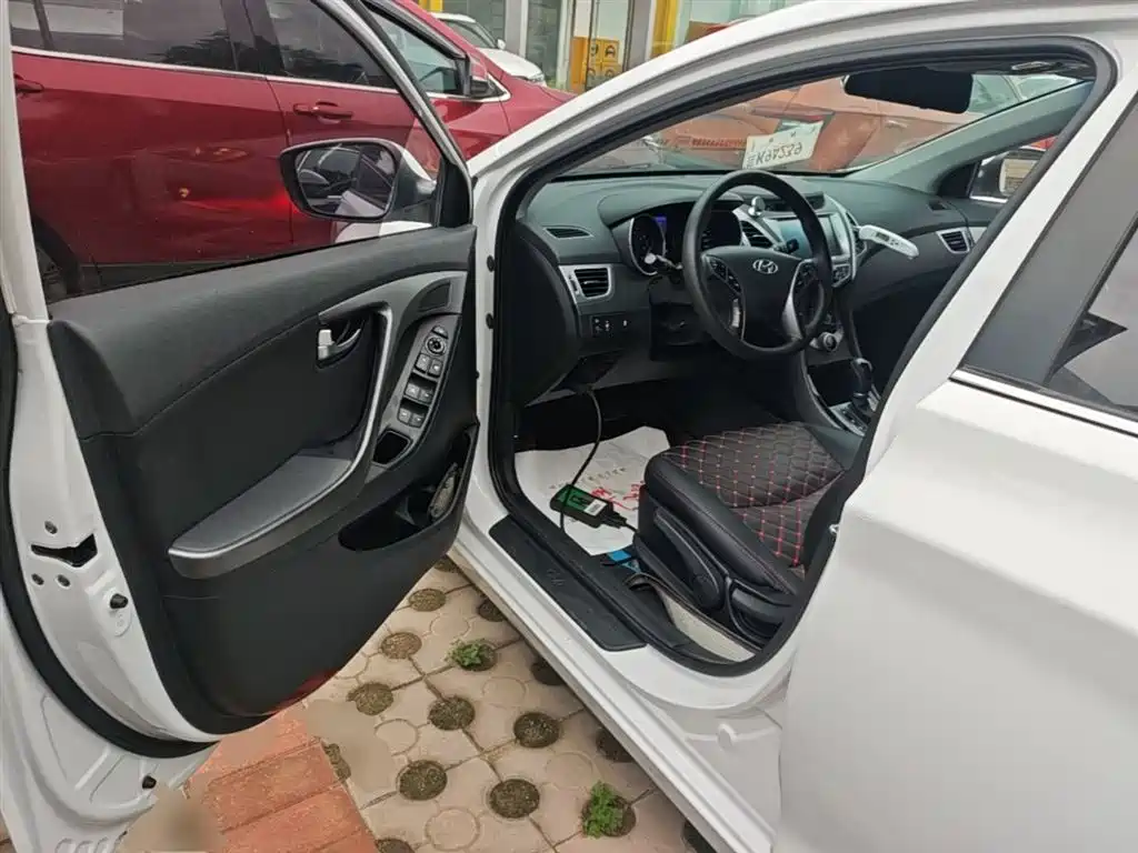 Hyundai Elantra Langdong 2017 — фото 16