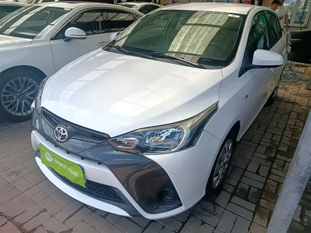 Toyota Yaris L 2017 — фото 1
