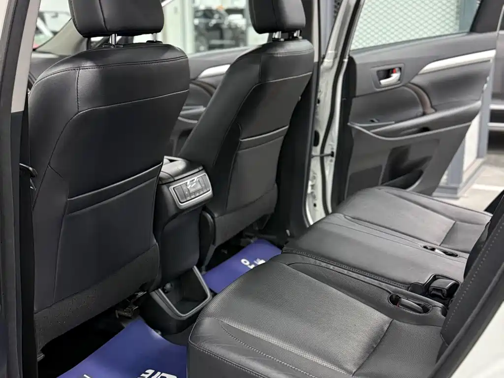 Toyota Highlander 2017 — фото 11
