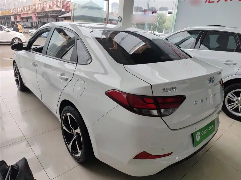 Hyundai Elantra 2020 — фото 5