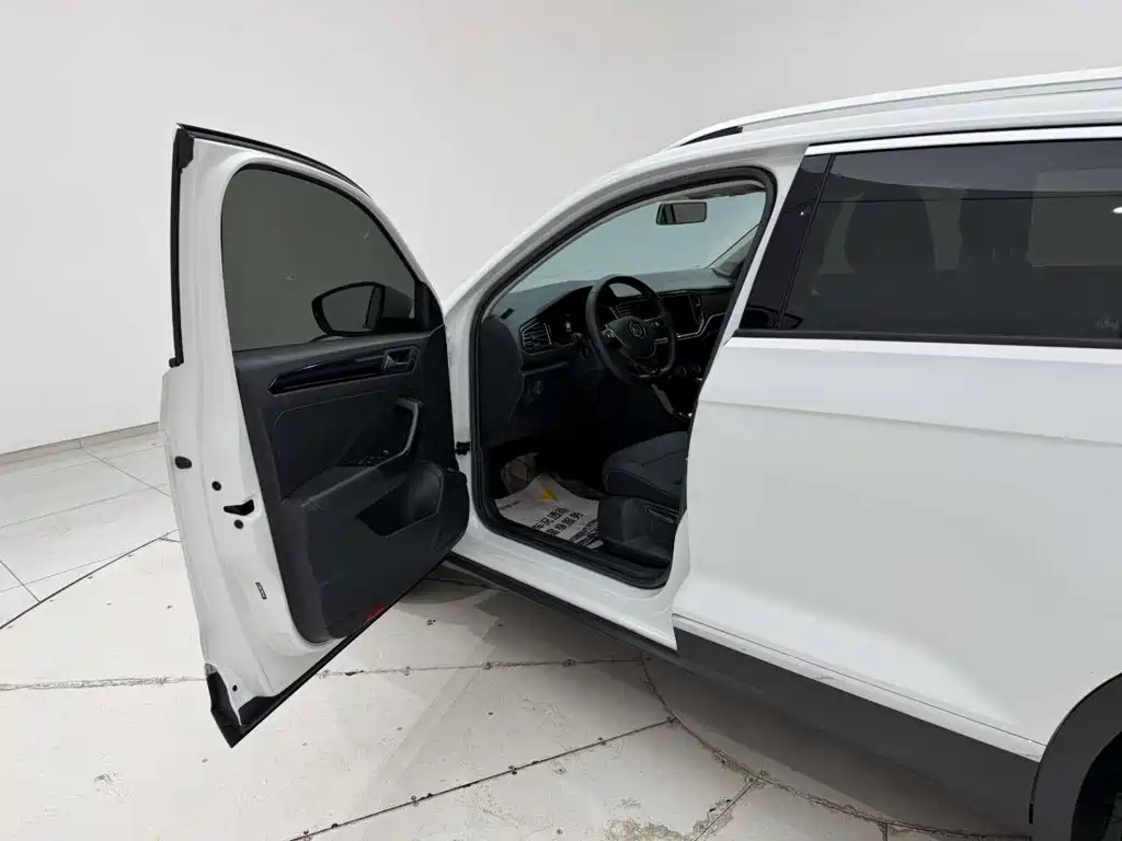 Volkswagen T-Roc 2021 — фото 13