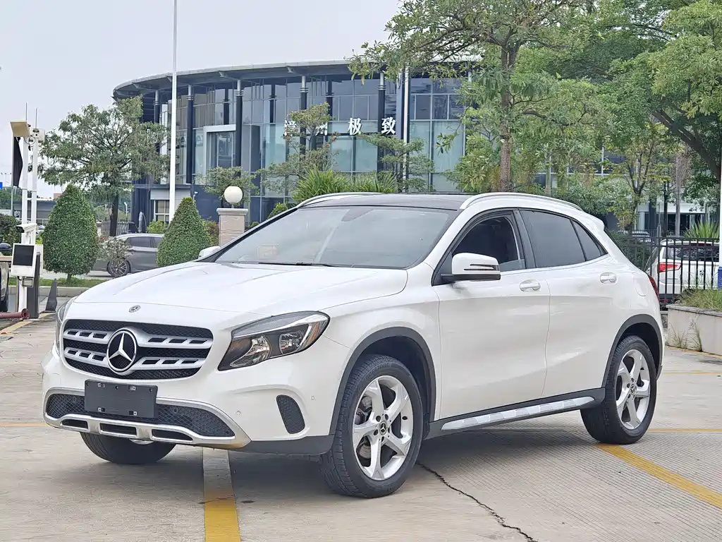 Mercedes-Benz GLA 2017 — фото 1