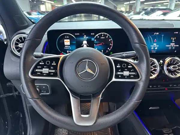 Mercedes-Benz GLB 2021