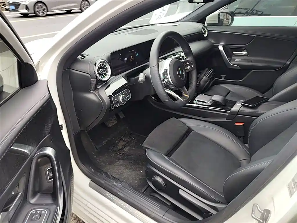 Mercedes-Benz A-Class 2022 — фото 16