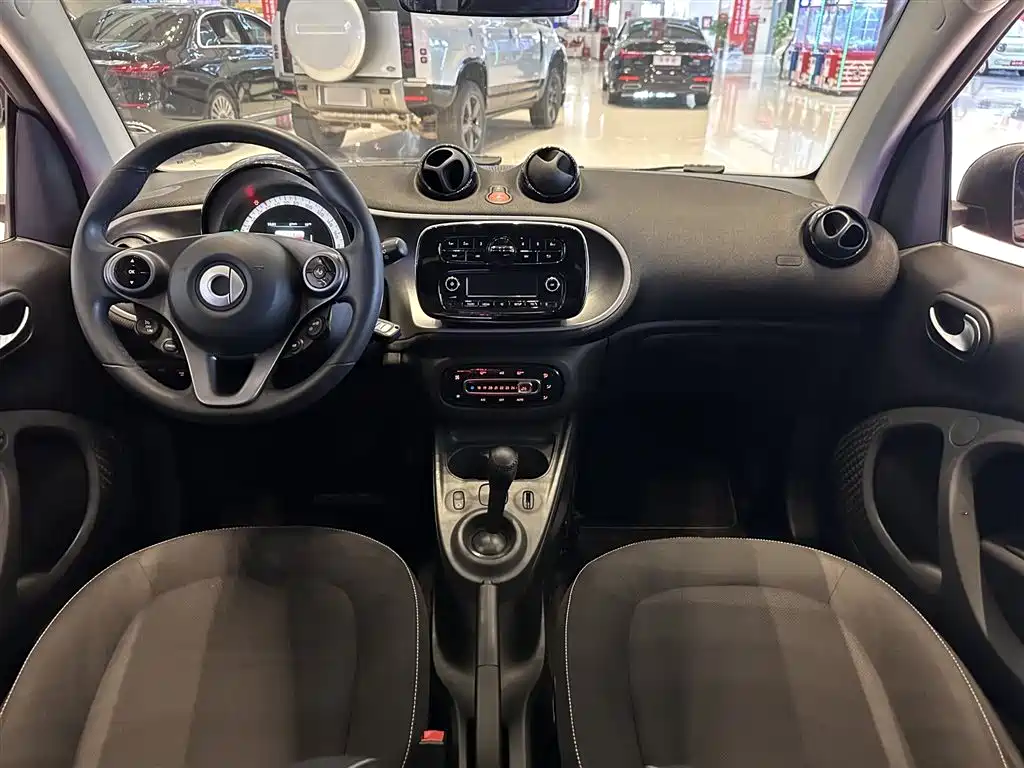 smart Fortwo 2017 — фото 24