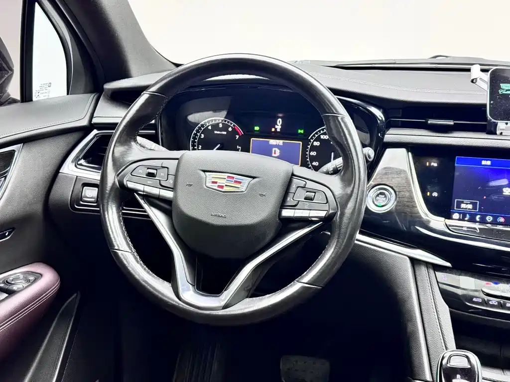 Cadillac XT6 2021 — фото 17