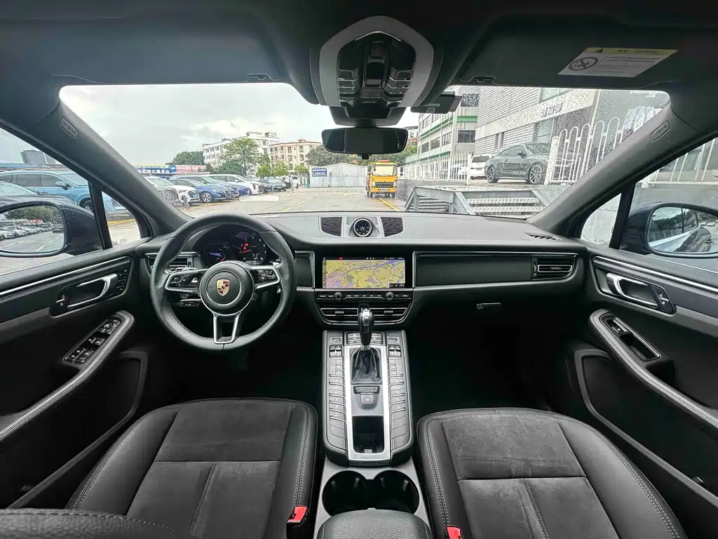 Porsche Macan 2020 — фото 12