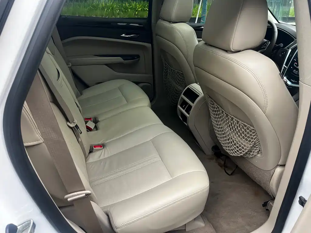 Cadillac SRX 2015 — фото 15