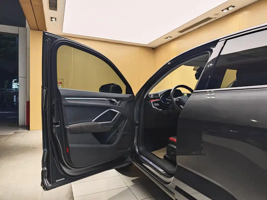 Audi Q3 Sportback 2021 — фото 8
