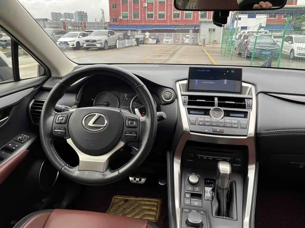 Lexus NX 2016 — фото 15