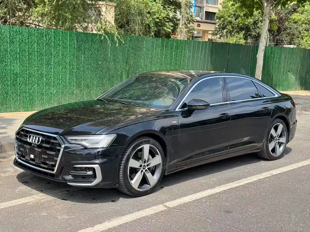 Audi A6L 2022 — фото 1