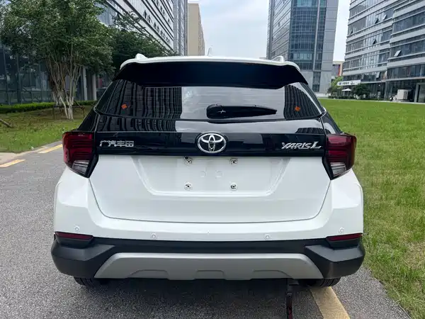Toyota Yaris L 2022