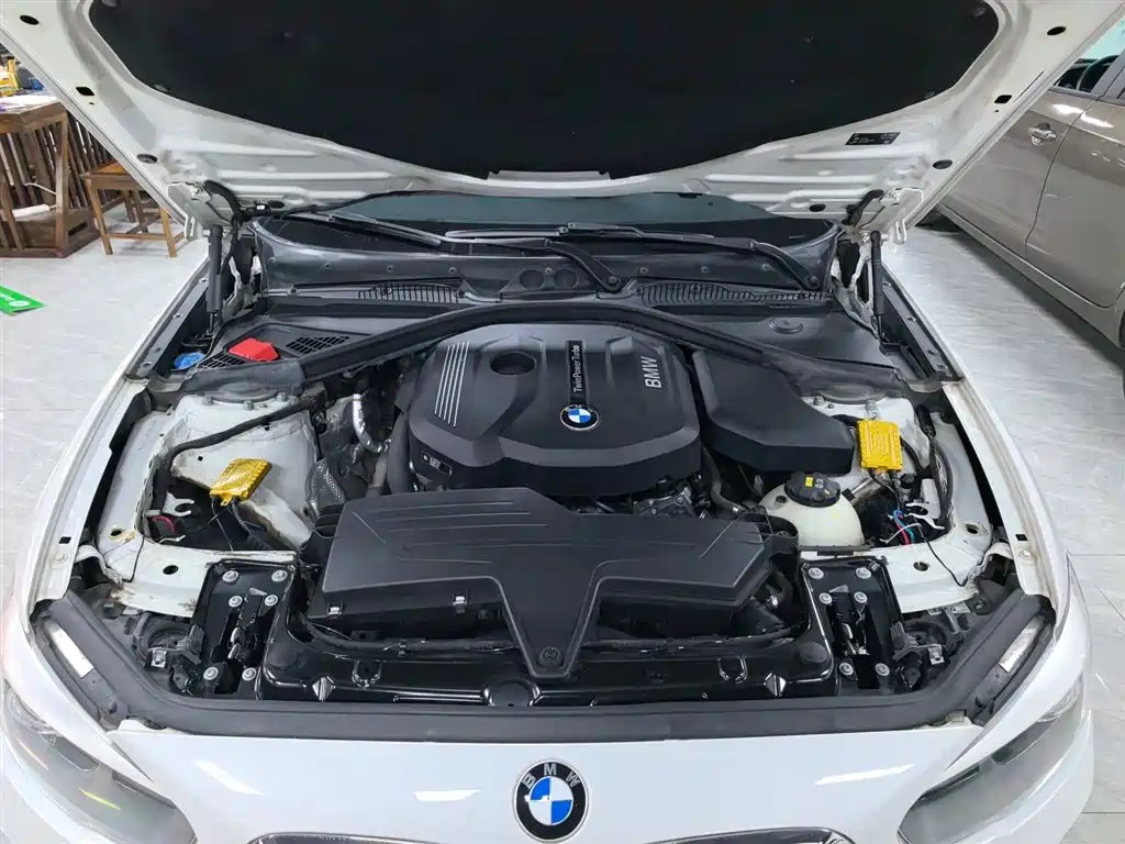 BMW 1 Series 2019 — фото 16