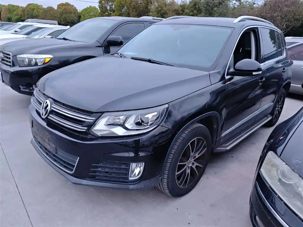 Volkswagen Tiguan 2015 — фото 1