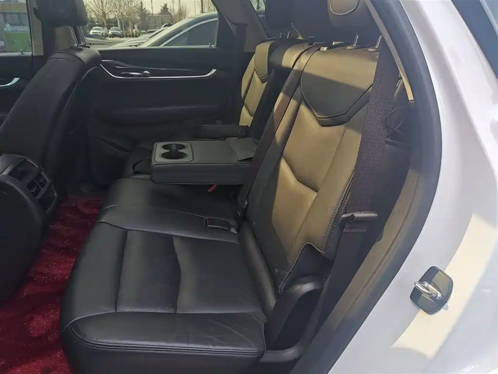 Cadillac XT5 2018 — фото 13