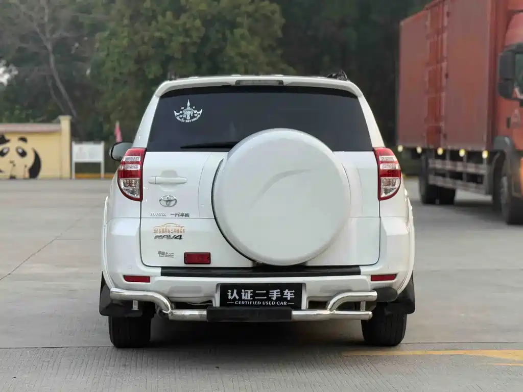 Toyota RAV4 2013 — фото 11