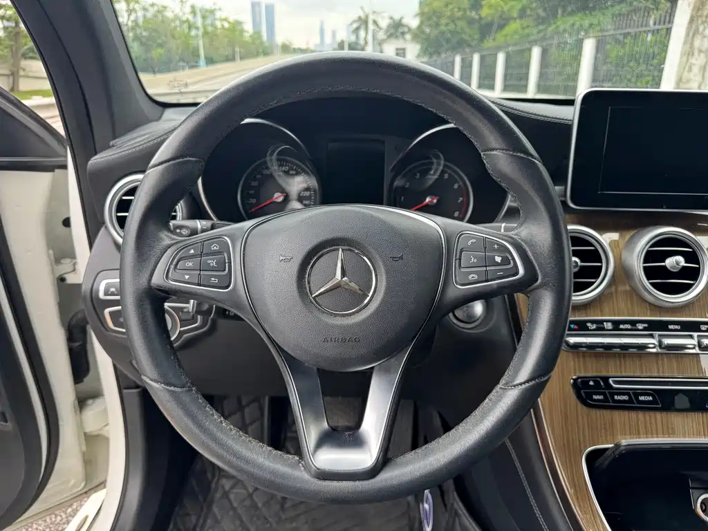 Mercedes-Benz GLC Coupe 2017 — фото 10