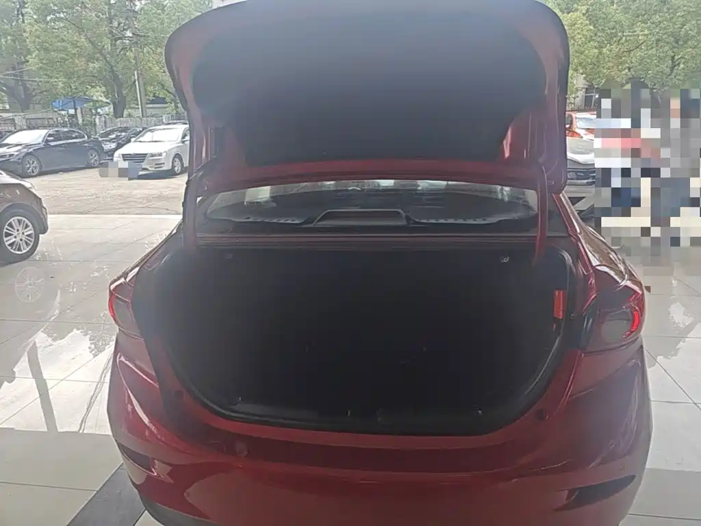 Mazda 3 Axela 2018 — фото 19