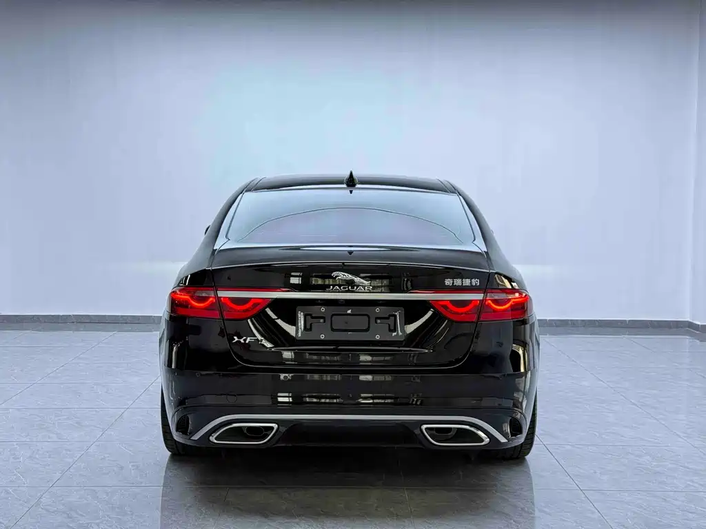 Jaguar XFL 2025 — фото 14