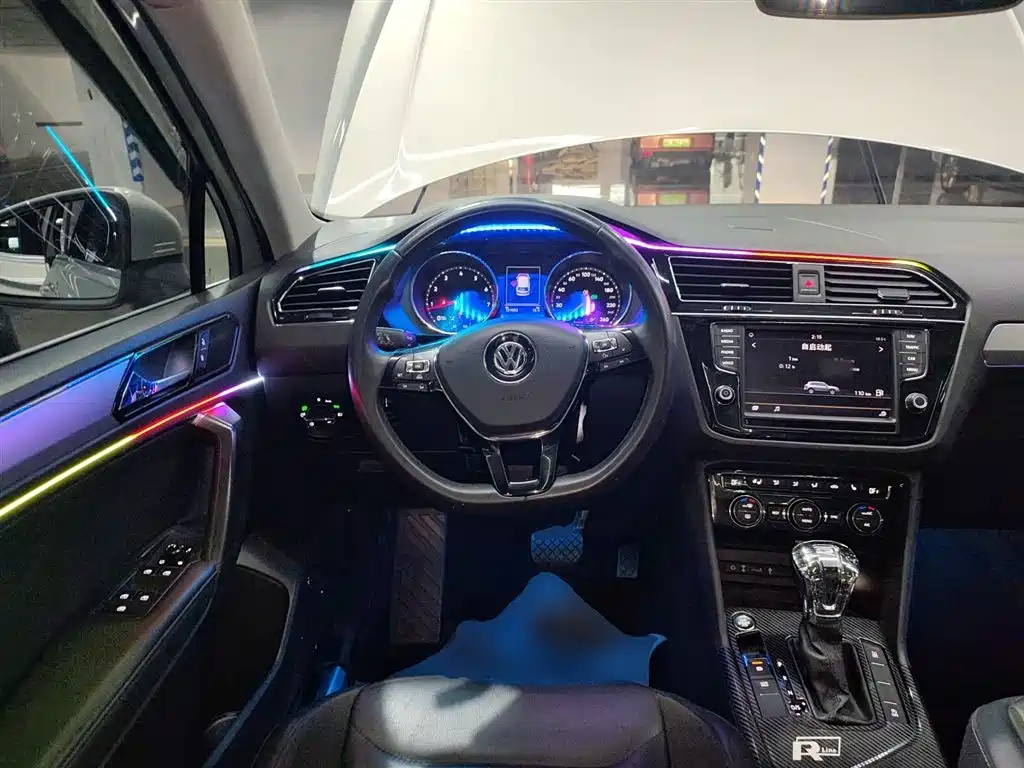 Volkswagen Tiguan L 2018 — фото 11