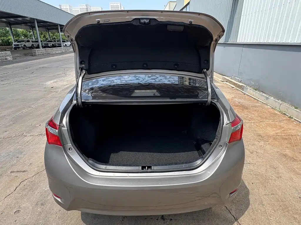 Toyota Corolla 2018 — фото 10