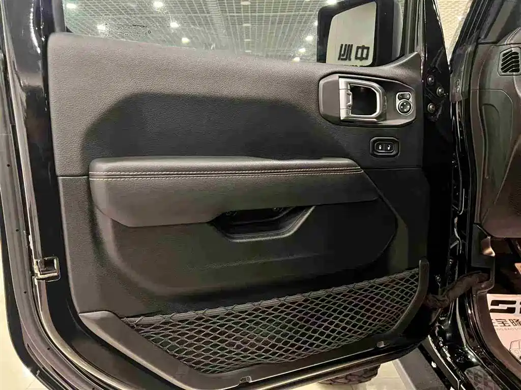 Jeep Gladiator 2023 — фото 14