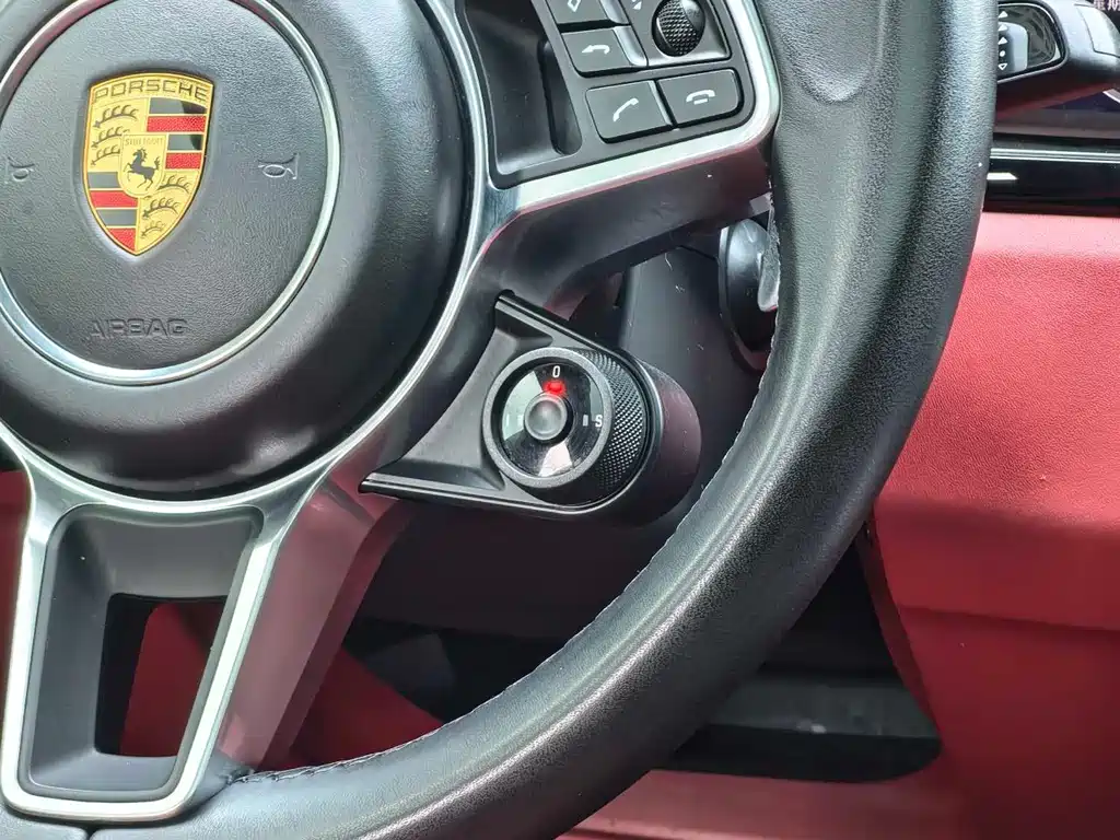 Porsche Cayenne 2020 — фото 16