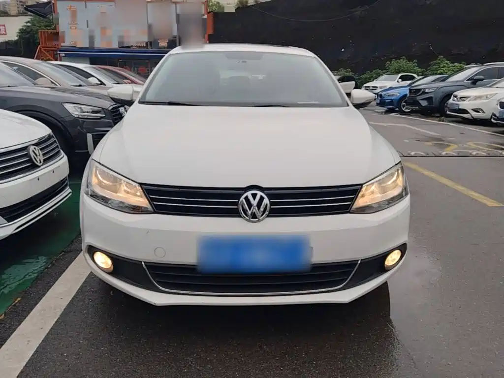 Volkswagen Sagitar 2015