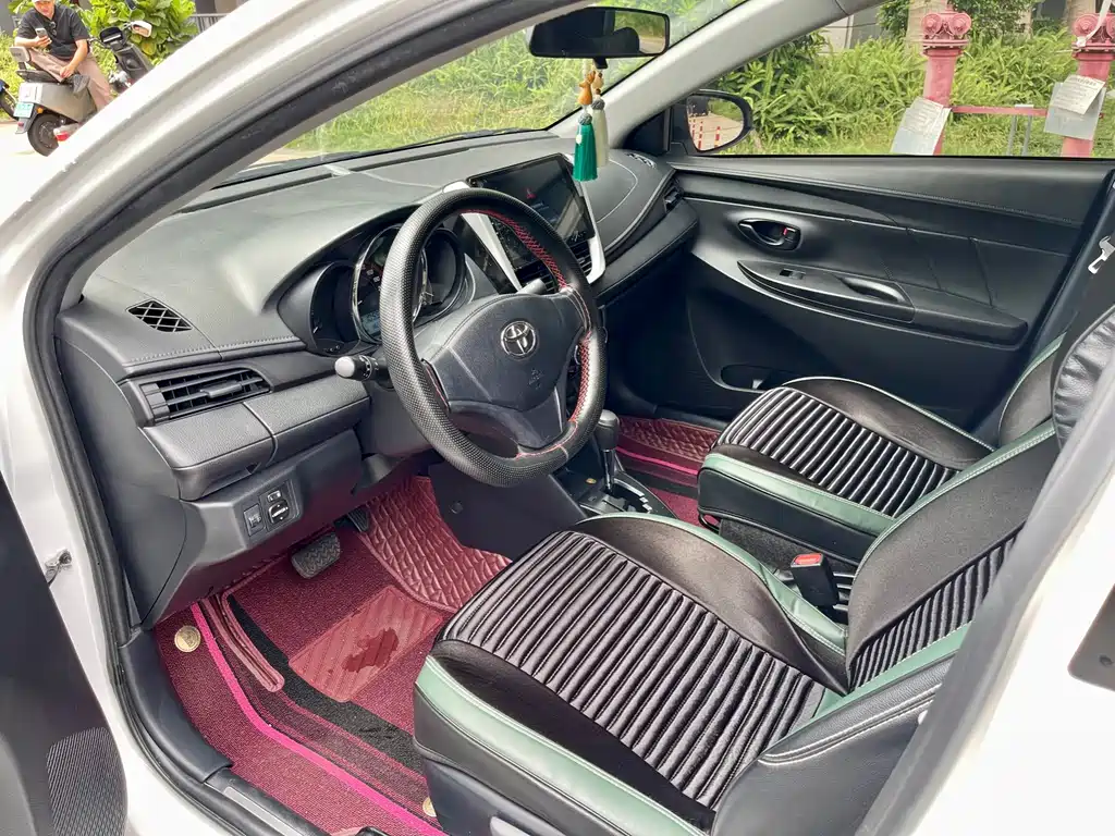 Toyota Yaris L 2021 — фото 4