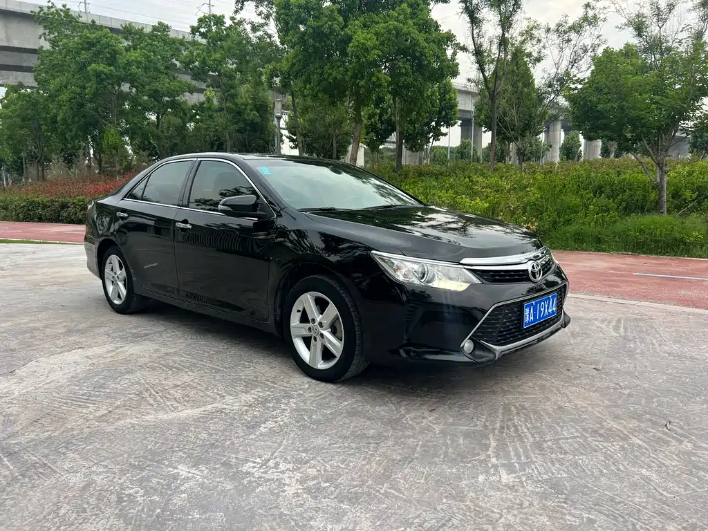 Toyota Camry 2015 — фото 7