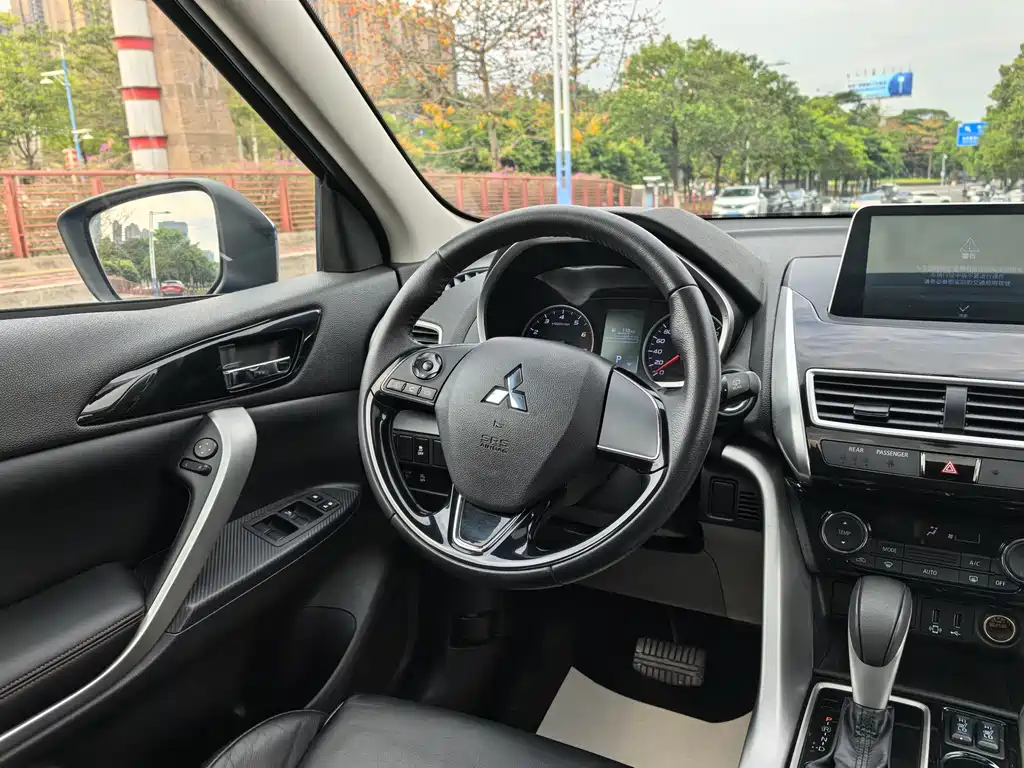 Mitsubishi Eclipse Cross 2019 — фото 7