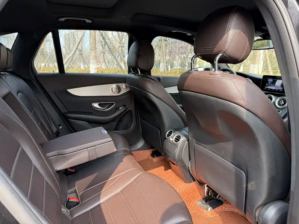 Mercedes-Benz GLC 2018 — фото 14