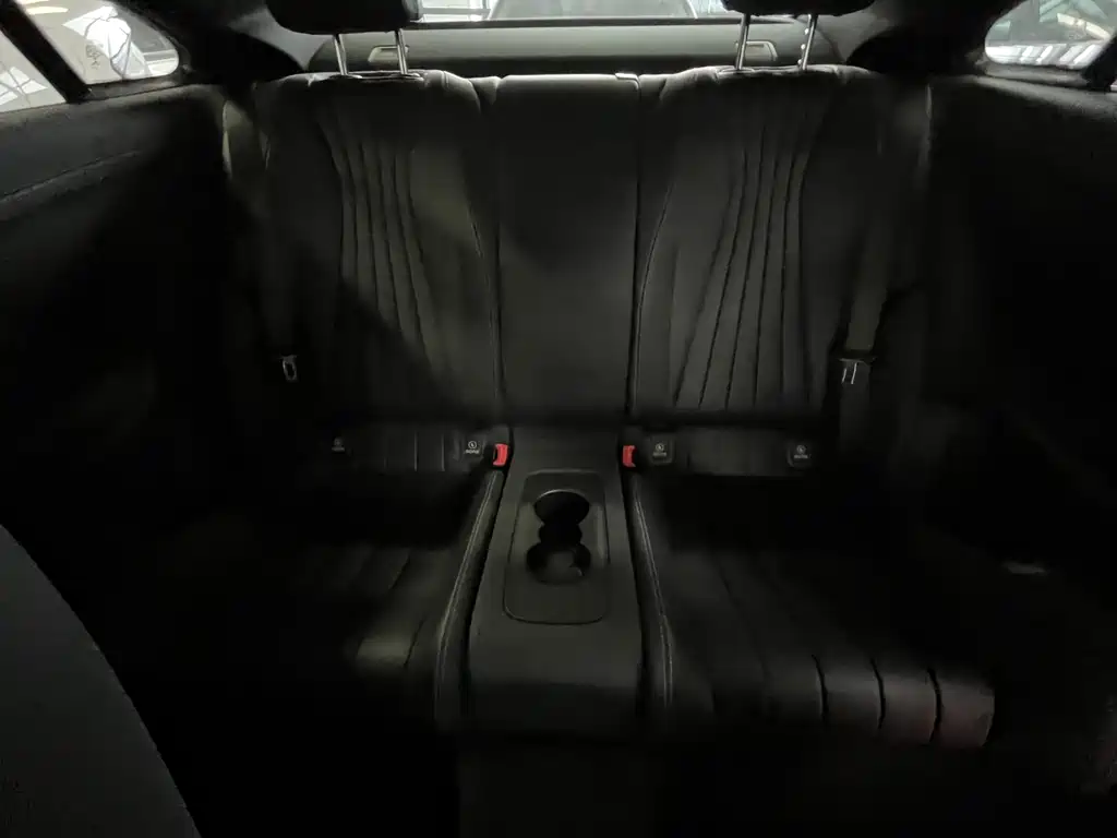 Mercedes-Benz E-Class 2023 — фото 14