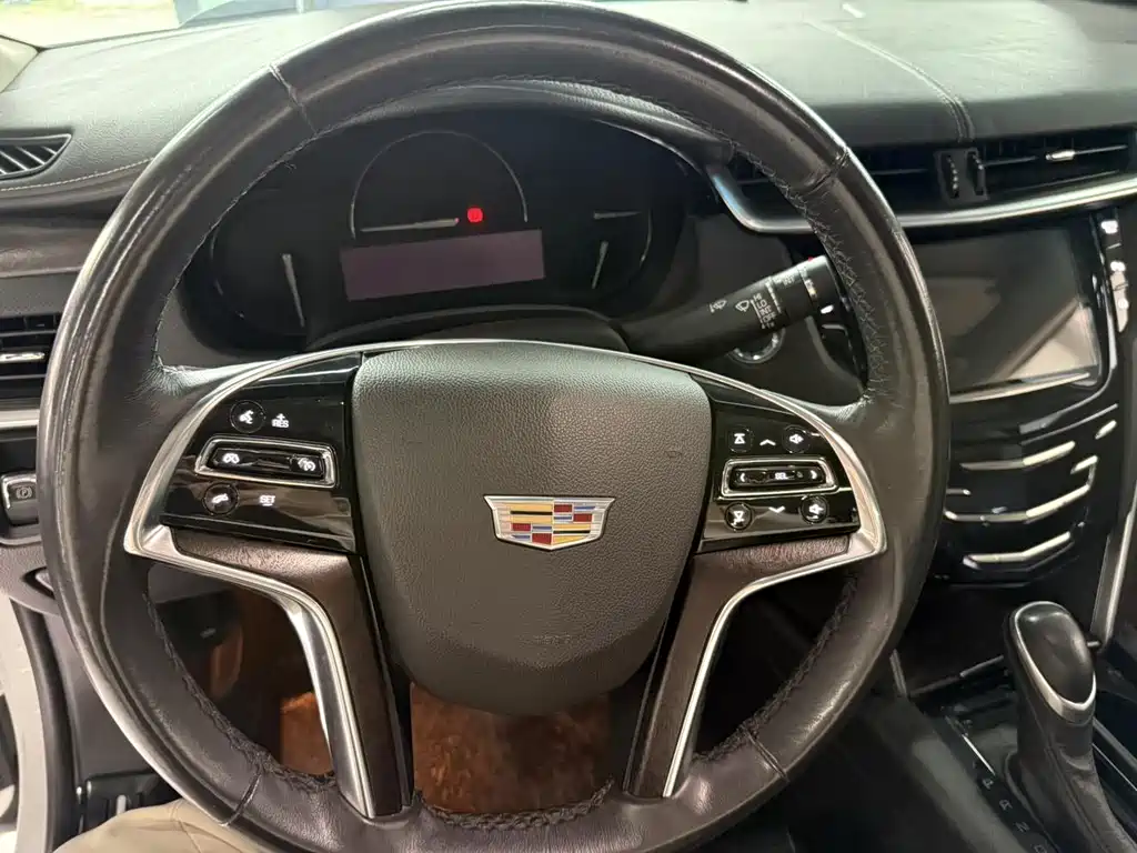 Cadillac XTS 2018 — фото 14