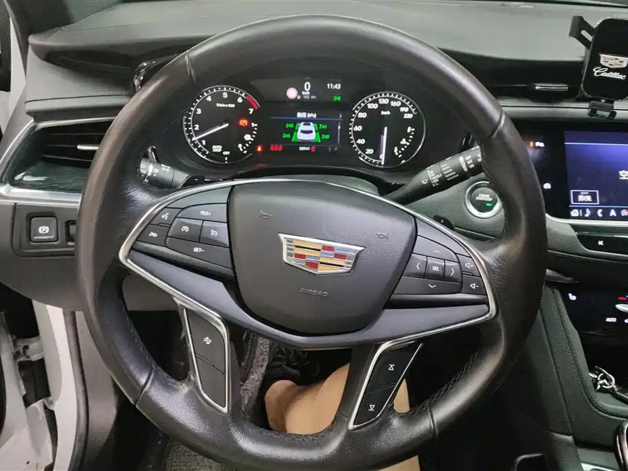 Cadillac XT5 2020 — фото 15