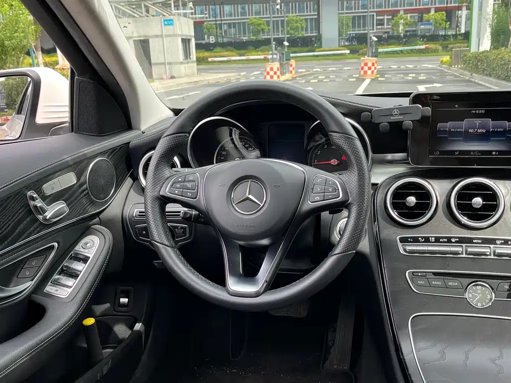 Mercedes-Benz C-Class 2015 — фото 17