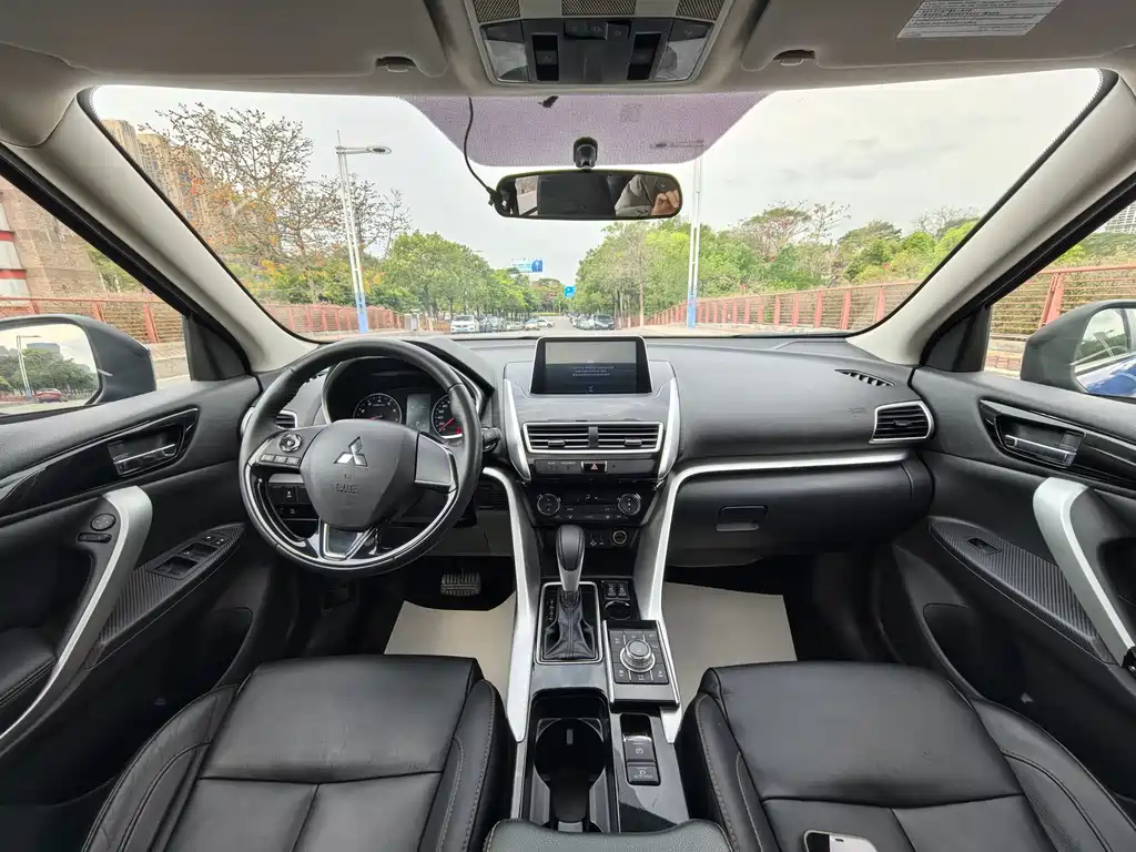 Mitsubishi Eclipse Cross 2019 — фото 6