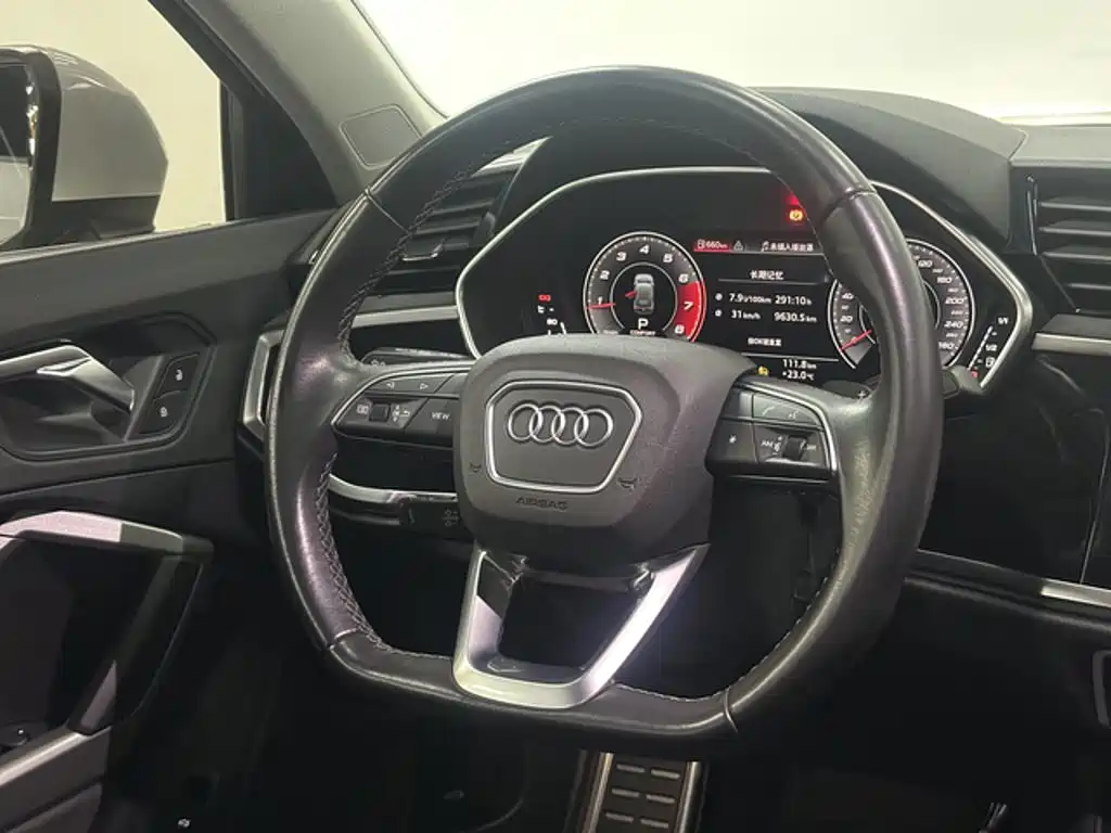 Audi Q3 2022 — фото 13