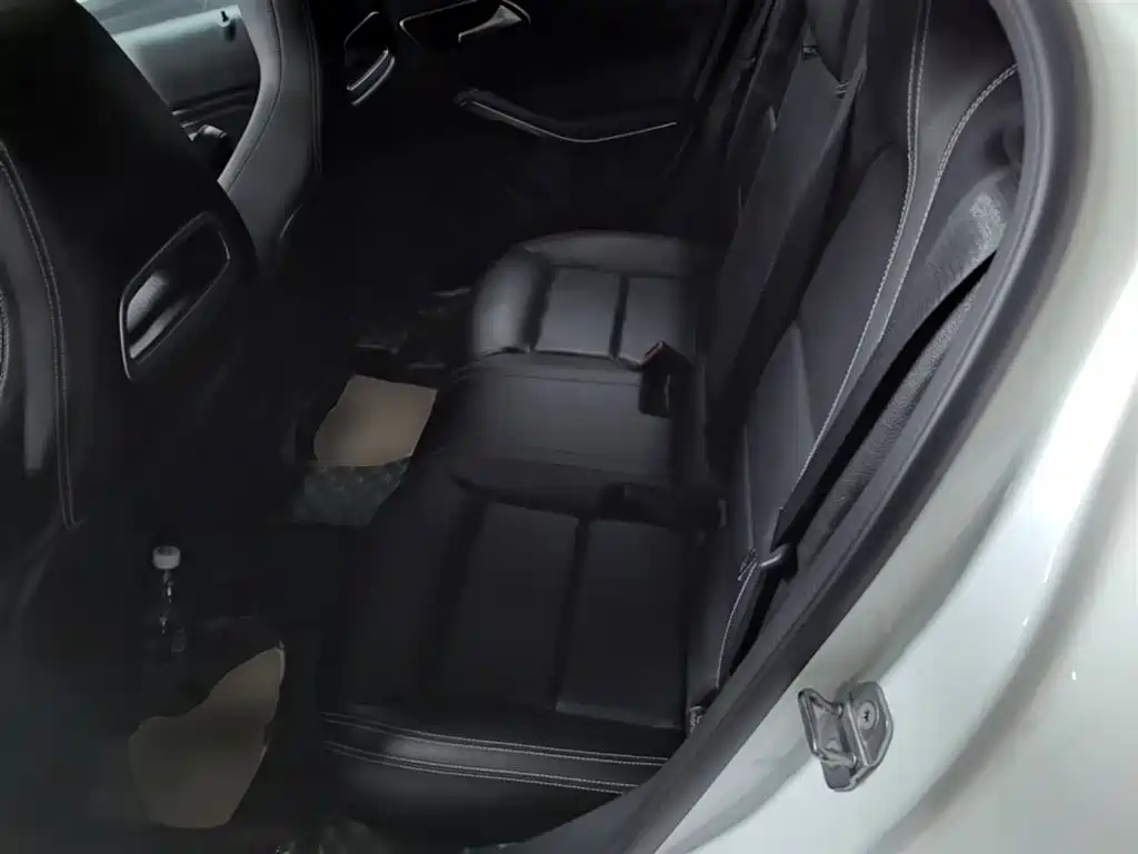 Mercedes-Benz GLA 2018 — фото 17
