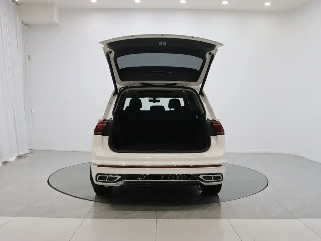 Volkswagen Tiguan L 2021 — фото 19